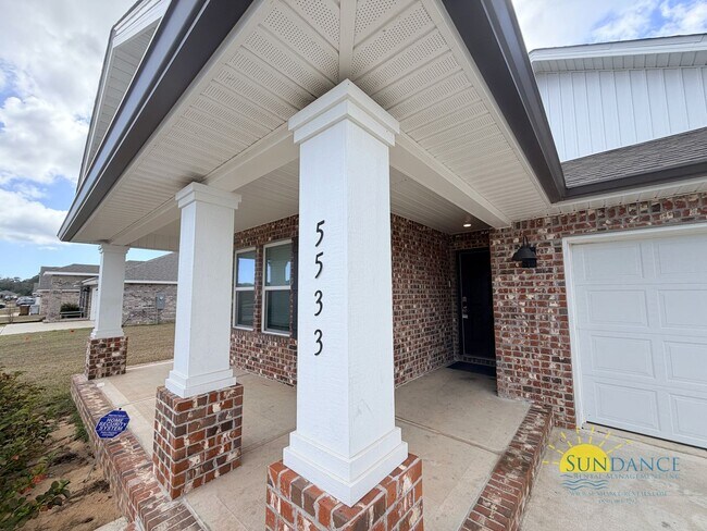 Building Photo - Spacious 5-Bedroom Home in Plantation Woods, East Milton!