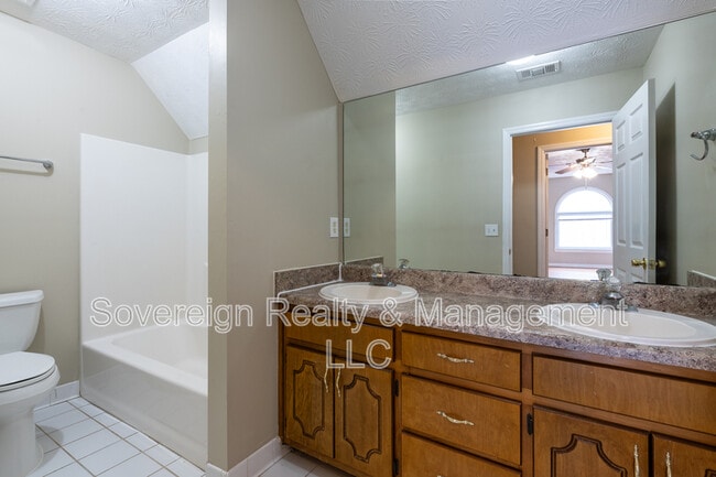 Building Photo - 3213 Southridge