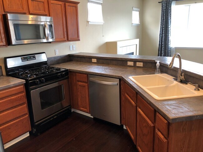 Building Photo - 10918 SW Adele Dr