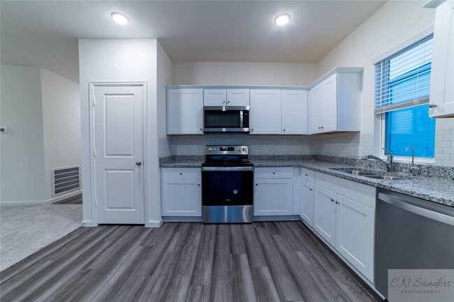 Building Photo - 4807 Highland Spgs Dr