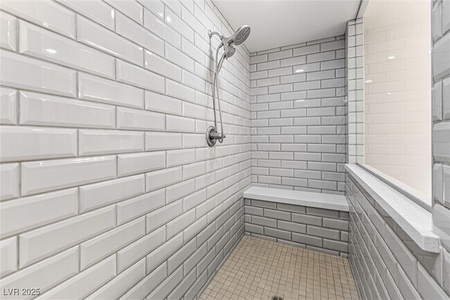 Building Photo - 4631 Amazing View St