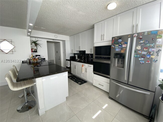 Building Photo - 1200 NE Miami Gardens Dr
