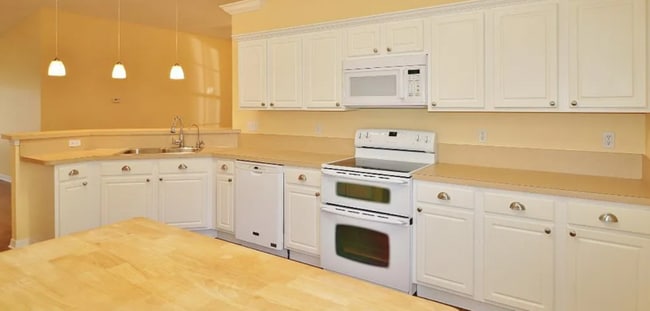 Building Photo - 4 bedroom in Jacksonville FL 32246