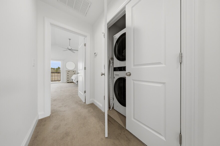 Building Photo - 4744 Siddons Dr