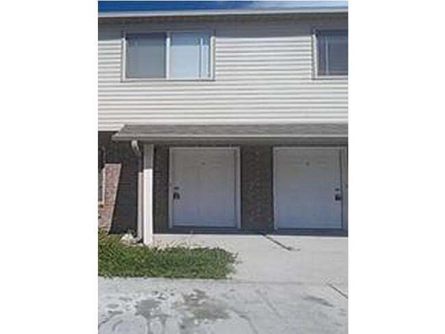 Primary Photo - 256 W 350 N