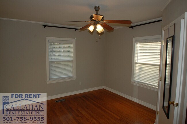 Building Photo - Park Hill 2 Bedroom Home