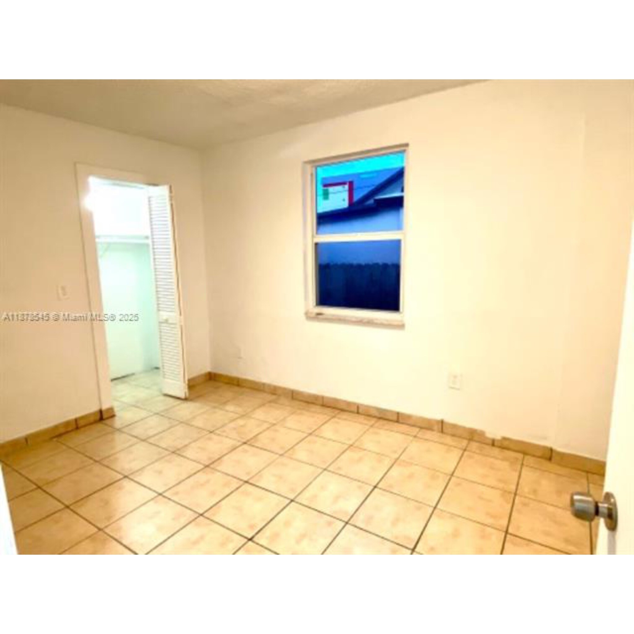 Building Photo - 4307 SW 9th St