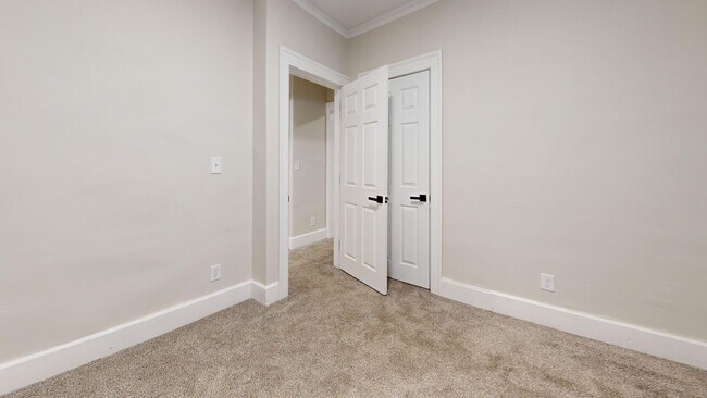 Building Photo - 12061 Cloverlawn Ave