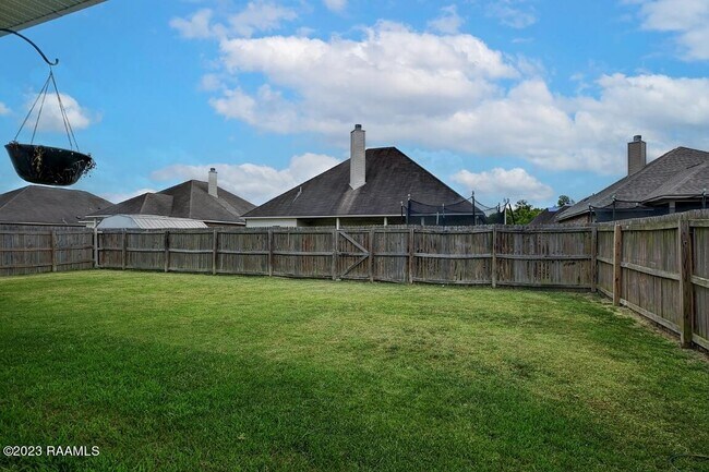 Building Photo - 106 Farmers Market Dr