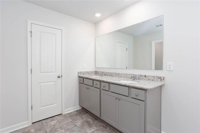 Building Photo - 77 Grv Spgs Ct