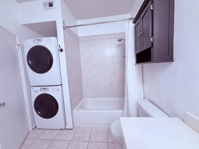 Building Photo - 12152 Penderview Terrace