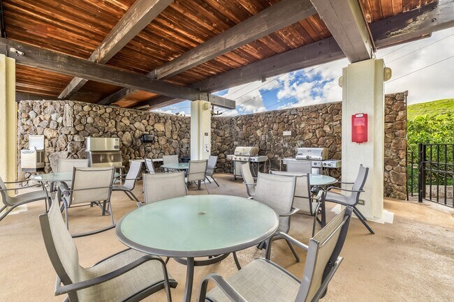 Building Photo - Fully Furnished Condo with the  Best Views and Amenities in Hawaii Kai