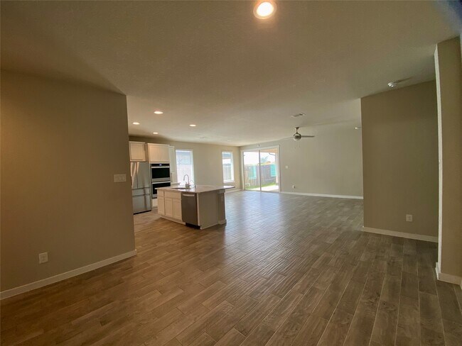Building Photo - 28503 Hannahs Harbor Ln