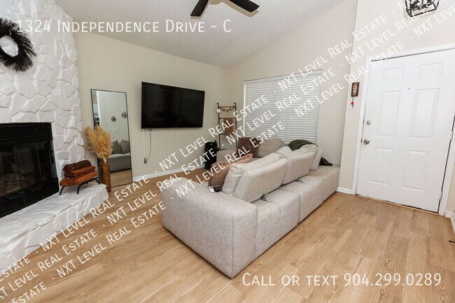 Building Photo - 1324 Independence Dr