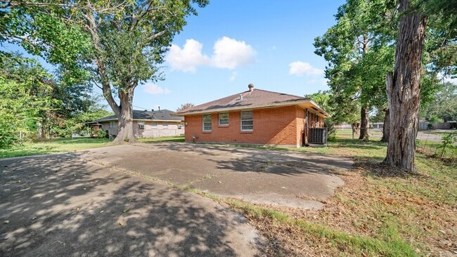 Building Photo - 7634 Wilmerdean St