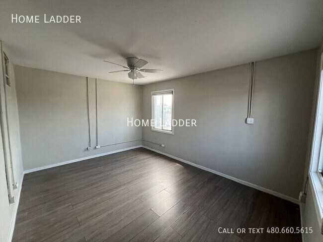 Building Photo - 927 S 35th Ave