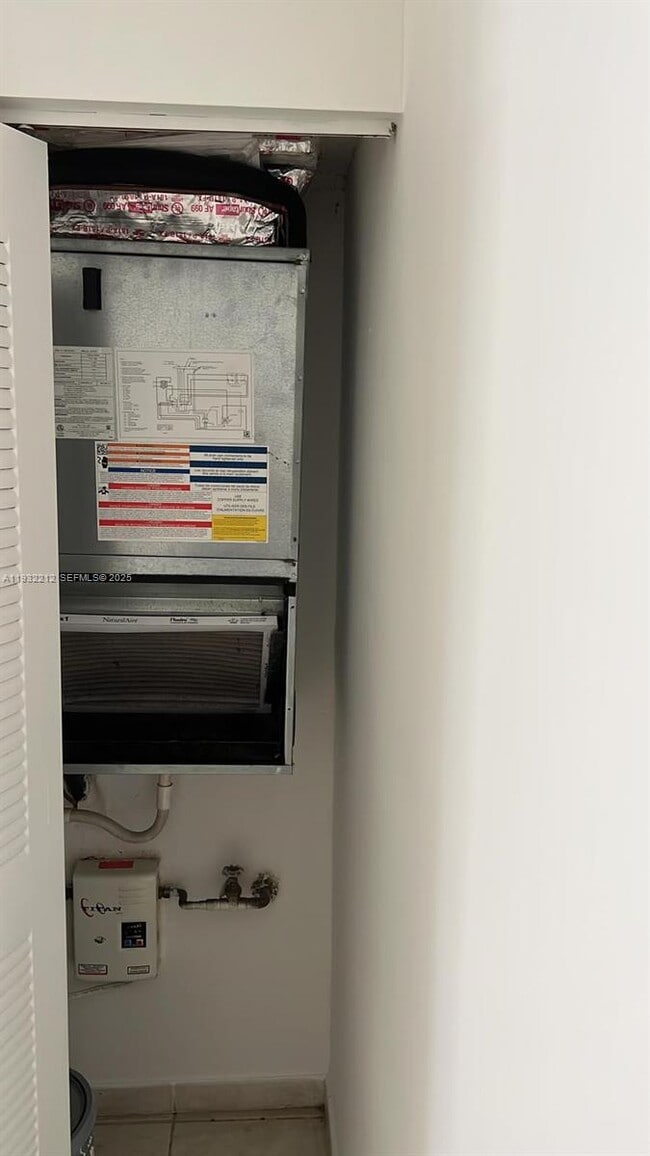 Building Photo - 7240 NW 114th Ave