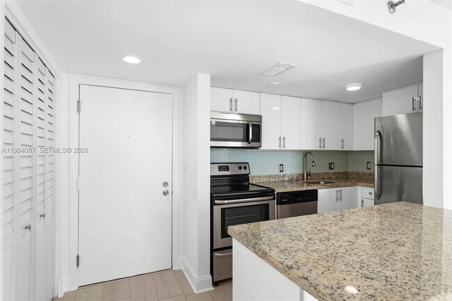 Building Photo - 770 Claughton Island Dr