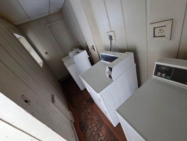 Building Photo - 7901 S Colony Cir