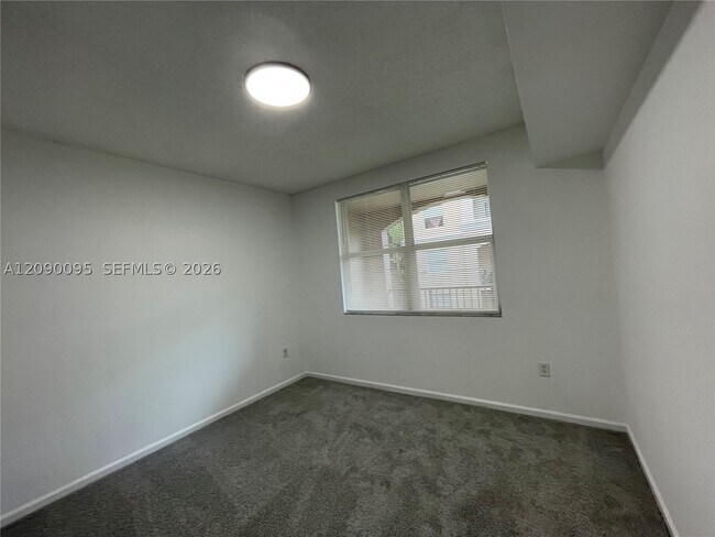 Building Photo - 17125 N Bay Rd