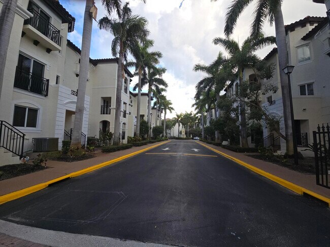 Building Photo - 1602 Coastal Bay Blvd