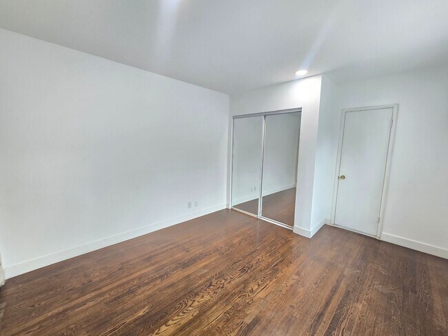 Building Photo - 8154 Potter Ave