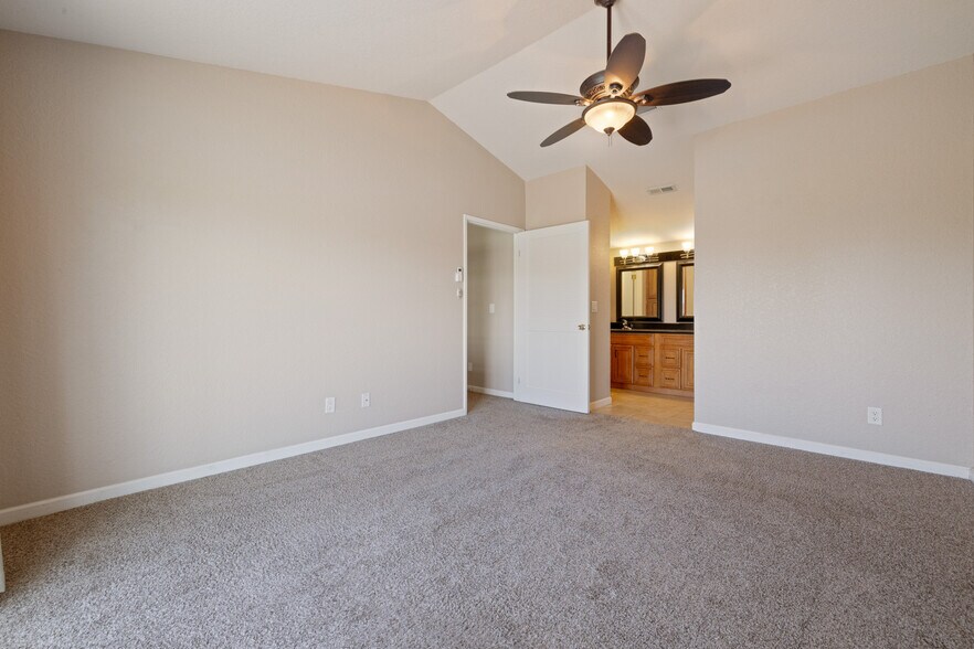 Building Photo - 7378 Lighthouse Dr