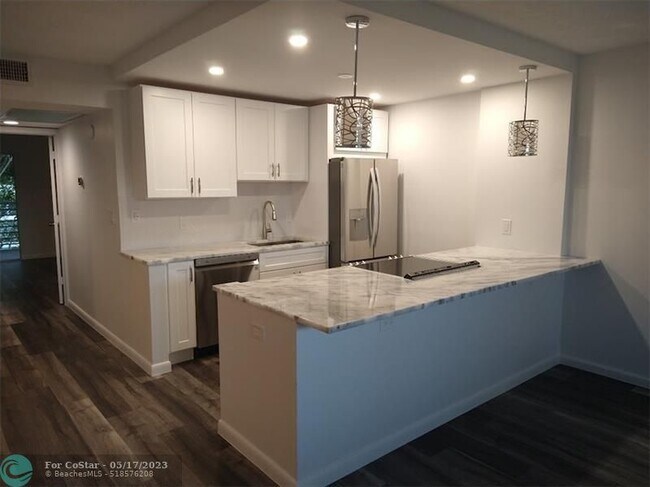 Building Photo - 3405 Bimini Ln