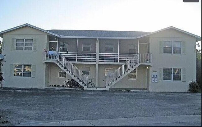 Building Photo - 1220 NW 16th Ave