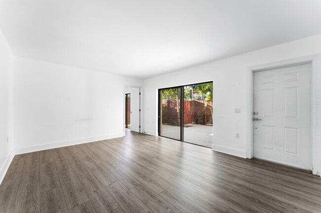 Building Photo - 1700 Embassy Dr