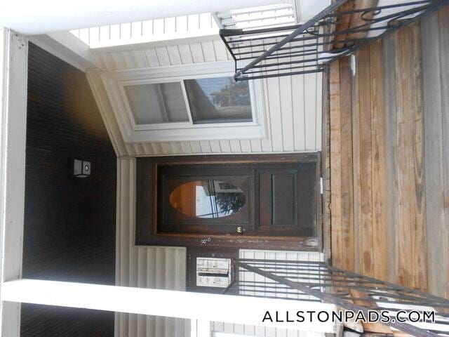 Building Photo - 86 Easton St