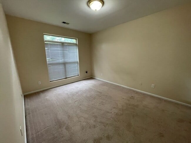 Building Photo - Beautiful Ranch home in Masterson Station ...