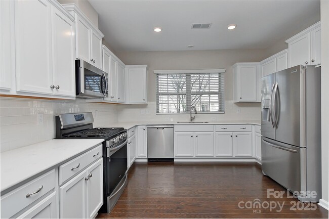 Building Photo - 1036 Easley St