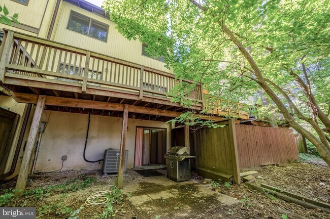 Building Photo - 2455 Pyrenees Ct