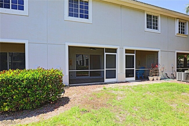 Building Photo - 10039 Poppy Hill Dr