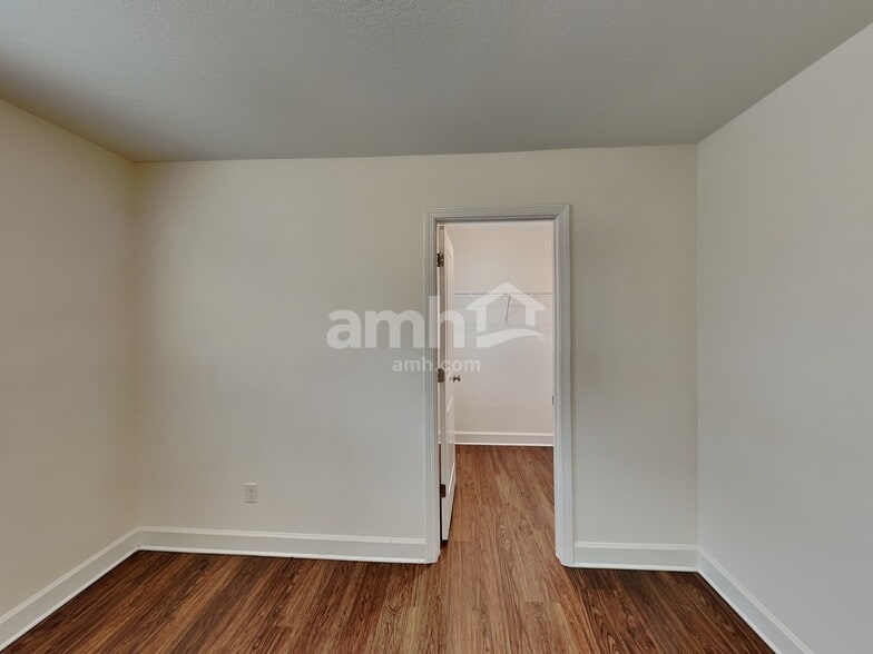Building Photo - 8553 Highfield Ave