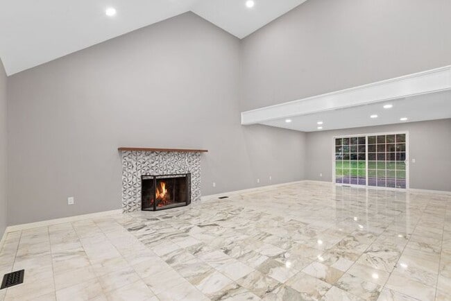 Building Photo - Stunning Private AIR CONDITIONED Dream Home in Coveted Bridal Trails