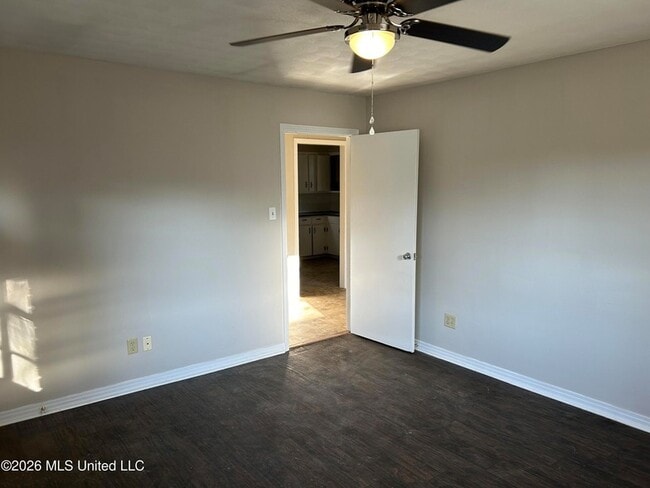 Building Photo - 106 Rollins Dr