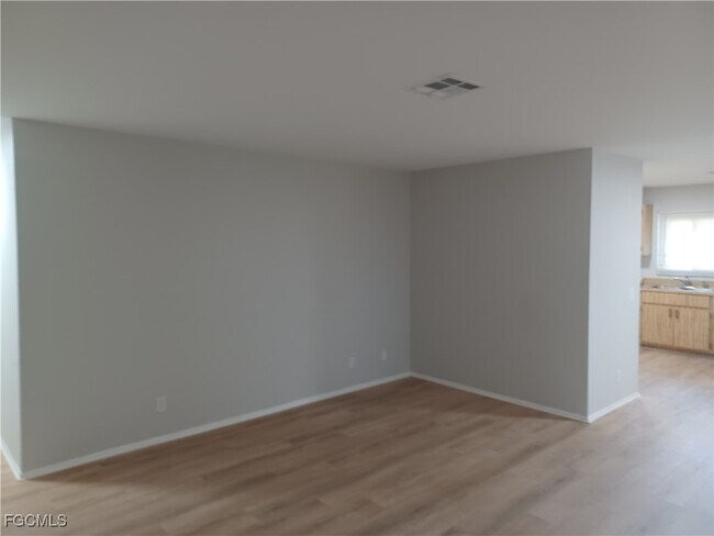 Building Photo - 937 SE 23rd Pl