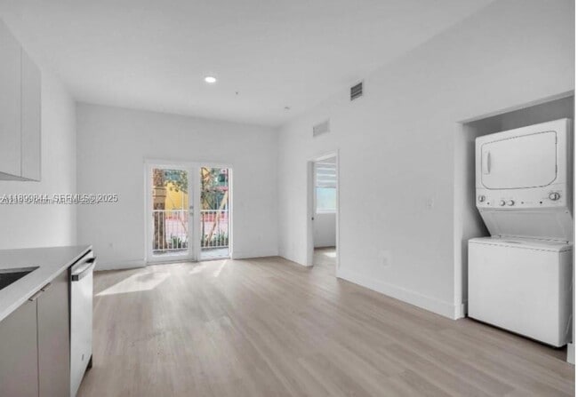 Building Photo - 501 W Dixie Hwy