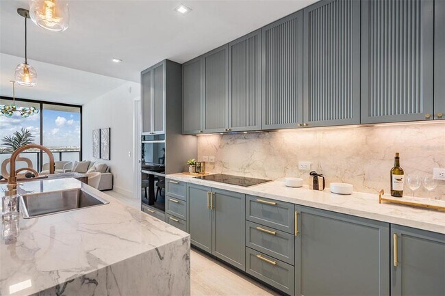 Building Photo - 3015 S Ysabella Ave