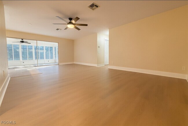 Building Photo - 732 Sesame Ct