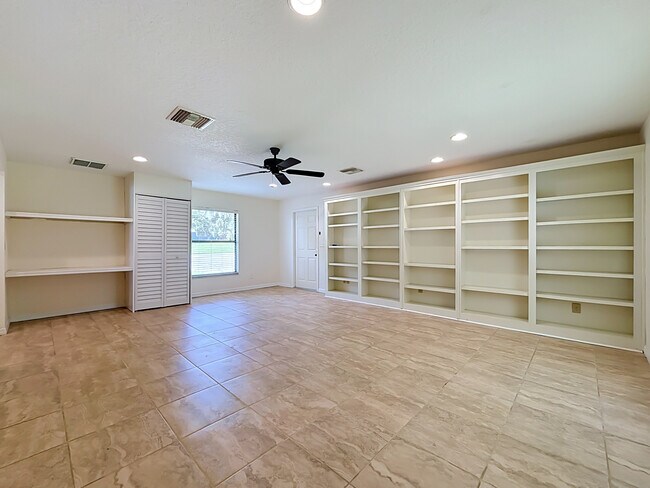 Building Photo - 2720 Crystal Beach Rd