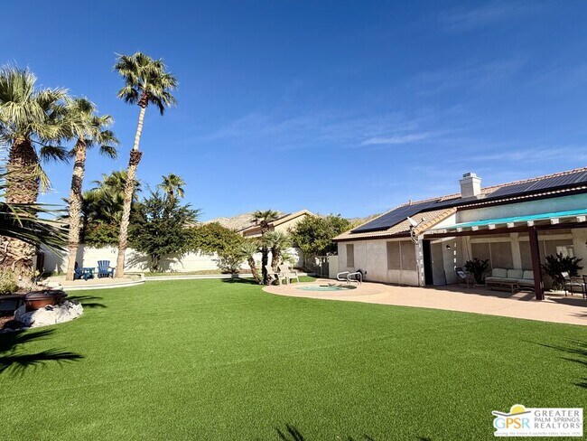 Building Photo - 9939 Vía Real