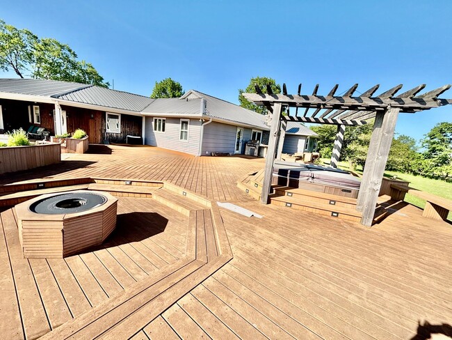 Building Photo - Escape to Luxury: Your Private Oasis on a ...