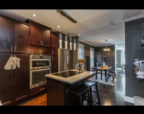 Building Photo - 3406 W Dickens Ave