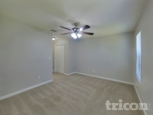 Building Photo - 1553 Kingfisher Blvd