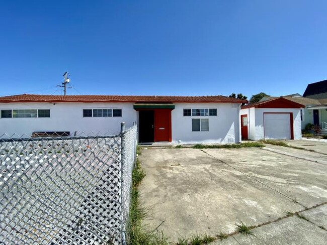 Primary Photo - 2 bedroom in San Leandro CA 94578