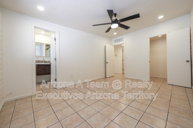 Building Photo - 5650 E Pima St