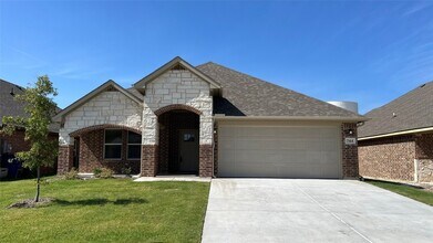 Building Photo - 704 Tippit Ln